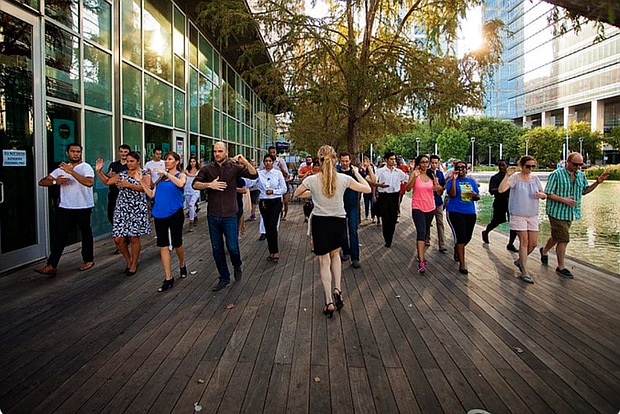 Strictly Street Salsa Dance Class