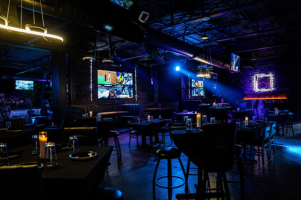 Quad HTX Restaurant & Sports Lounge has its own distinctive vibe, featuring well-appointed seating for 140 indoors, a massive outdoor patio, and a Private Tasting Room for special dining, events, and indoor hookah and cigar patio.
Photos: Visual Influence