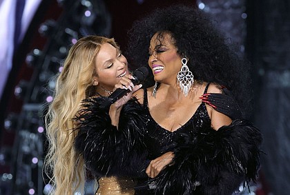 During Beyonce’s “Renaissance World Tour” concert in Los Angeles, Diana Ross surprised the crowd when she stepped on stage to serenade Bey with a rendition of “Happy Birthday.”