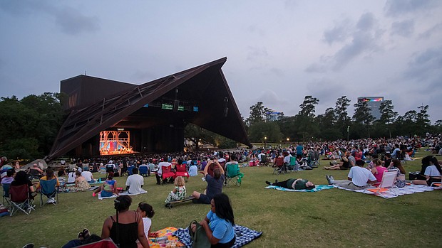 All photos by courtesy of Houston Grand Opera.
