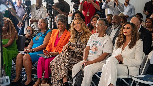 Beyonce at Redevelopment Project for the Knowles-Rowland House_Photos by Roscoe Whitworth, Harris County Judge Lina Hidalgo’s Office.