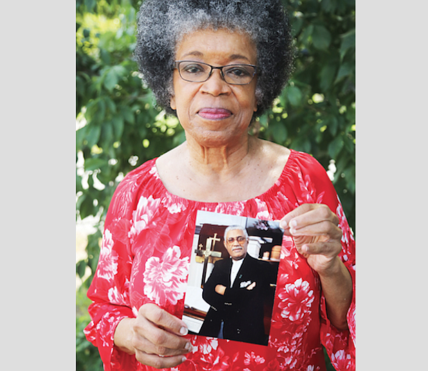 Saundra Rollins’ husband, the late Dr. Darrel Rollins Sr. who was the pastor of 31st Street Baptist Church for 25 years, received a life-saving liver transplant in November 1994 after being placed on a waiting list earlier that year. Dr. Rollins died in 2007.