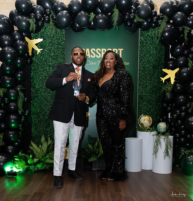 Rapper, Z-RO, receiving his award