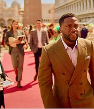 Kevin Harts stars in Lift