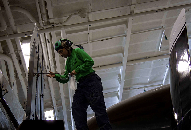 Aviation Structural Mechanic Airman Genelle Greene
SOUTH CHINA SEA
01.12.2024
Photo by Petty Officer 3rd Class Isaiah Goessl 
USS Carl Vinson