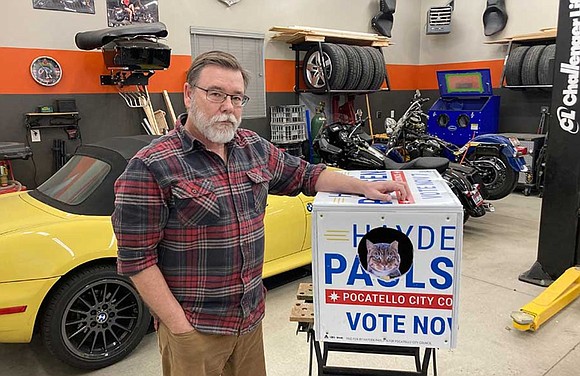 A local man has found a way to use the campaign signs of political candidates to help stray cats stay …