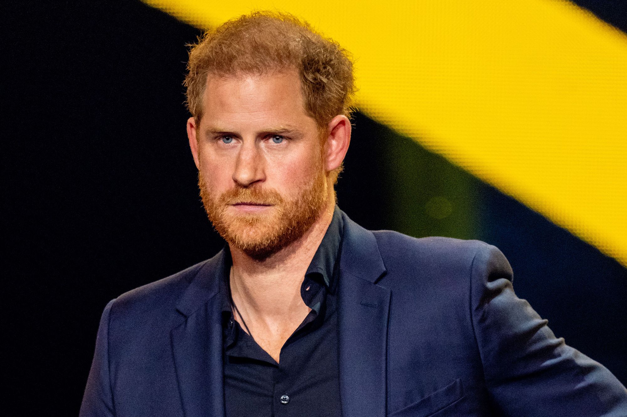 prince-harry-returns-to-uk-to-be-at-king-charles-side-a-rare-moment