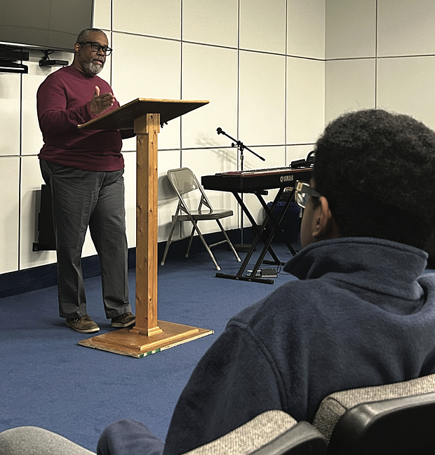 Gerald W. S. Carter of Harrell & Chambliss LLP law firm, far left, spoke with members of the Metro Richmond National Alumni Association for Spelman College on Saturday, Feb. 10 at Fifth Baptist Church, 1415 W. Cary St. Mr. Carter, who specializes in estate planning, business taxes and municipal finance and real estate taxes, discussed the importance of estate planning regarding wills, medical directives, powers of attorney and trusts.