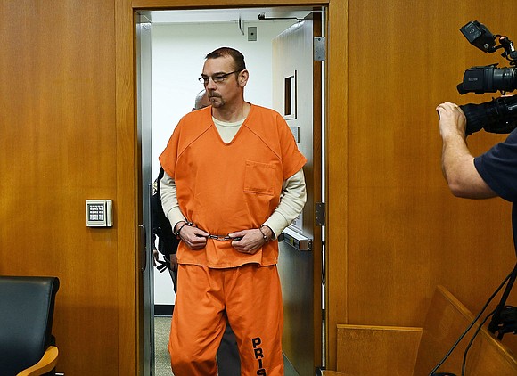 The manslaughter trial of James Crumbley, the father of the teenager who killed four students at a Michigan high school …