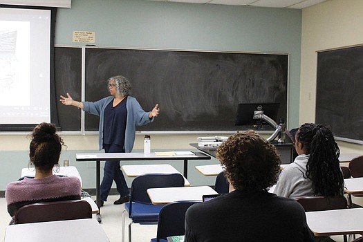 Professor Ana Edwards teaches the course “CSIJ 200: Introduction to Race and Racism in the United States” at VCU’s Oliver Hall on Tuesday, Feb. 27.
Incoming VCU students would be required to take a racial literacy course if a new general education requirement is implemented.