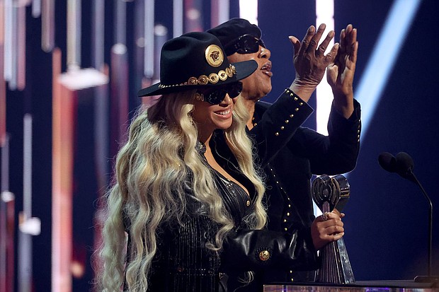 Beyoncé accepts the Innovator Award from Stevie Wonder onstage during the 2024 iHeartRadio Music Awards at Dolby Theatre on April 1 in Hollywood, California.
Mandatory Credit:	Amy Sussman/Getty Images via CNN Newsource