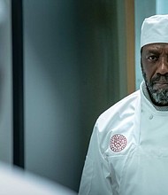 Edwin Lee Gibson as Ebraheim in The Bear. Photo by Chuck Hodes