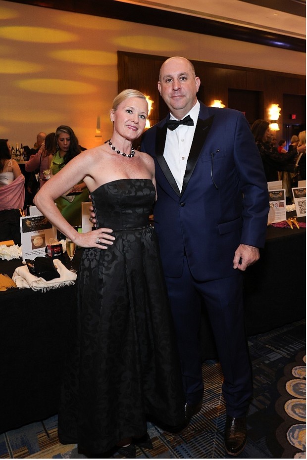 Chris and John Hantak, Houston Region President, Northern Trust (Photo by Priscilla Dickson)