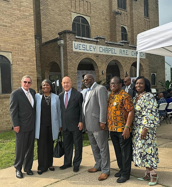 In a heartfelt ceremony, Houston’s Third Ward the enduring legacy of ı with the unveiling of an honorary street marker. …