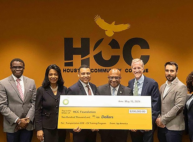 Mark Crawford, Sr. Vice President of Diversity, Equity and Inclusion at bp, presented the $200,000 donation from BP to Michael Edwards, PhD, President of Houston Community College’s Northeast College Campus, to fund electrical vehicle safety safety training and mechanic training course for City of Houston and Harris County employees.