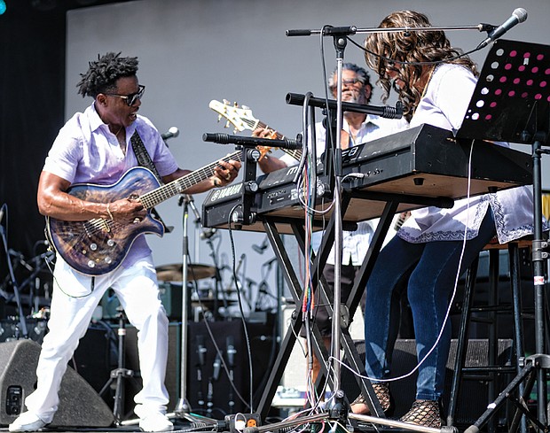 Norman Brown at the 2017 Richmond Jazz and Music Festival.