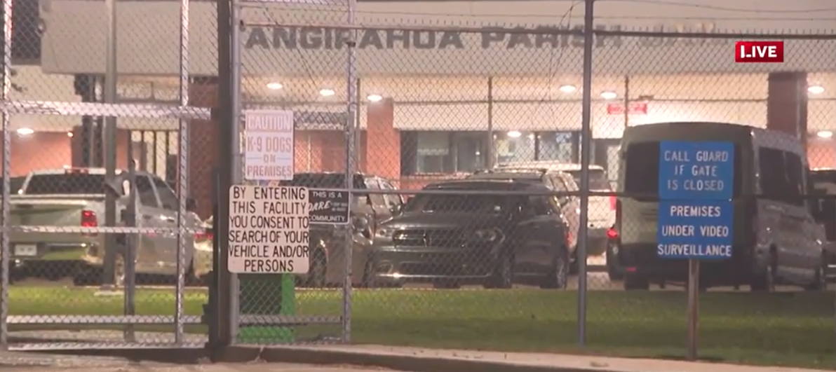 2 inmates still at large after 4 escaped from Louisiana jail Houston