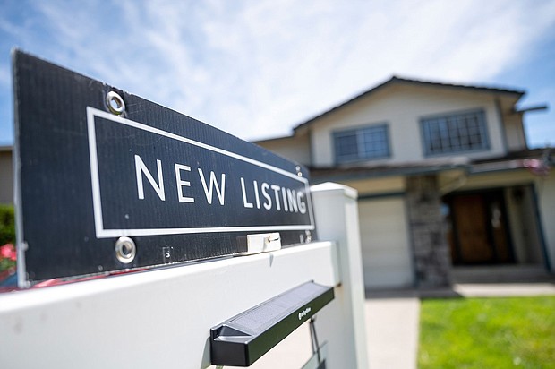 An assumable mortgage is a workaround that can help some homebuyers struggling to purchase a home in the rough housing market. But it comes with risks.
Mandatory Credit:	David Paul Morris/Bloomberg/Getty Images via CNN Newsource