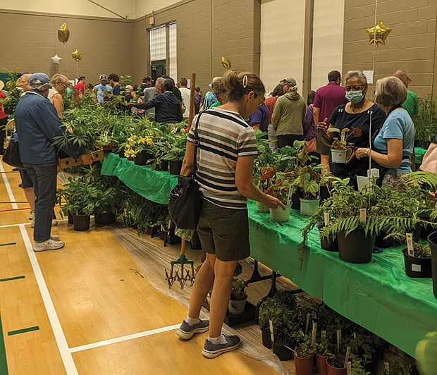 Last year, the Spring Plant Sale and Pollinator Festival drew more than 1,000
visitors to Deep Run Park.