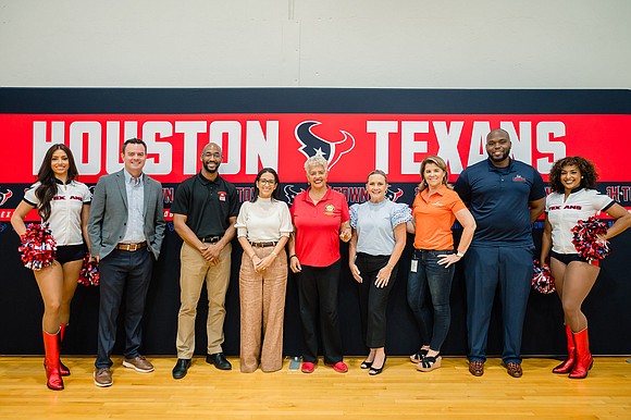 In a remarkable display of community spirit and commitment to education, the Houston Texans and Xfinity hosted a Digital Literacy …