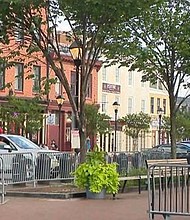 A woman in Baltimore, Maryland caught on video being brutally attacked is claiming the police did nothing to help her.
Mandatory Credit:	WJZ via CNN Newsource