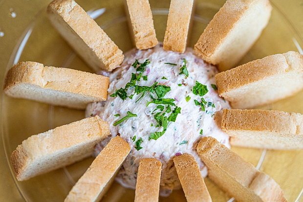 Tipsy Treats’ new Happy Hour features scratch-made light bite specialties, like the scrumptious Spinach Dip for just $8.
Photos: Visual Influence