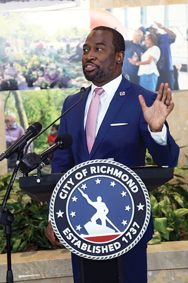 Amid escalating controversy and wide-spread criticism, both inside and outside city government, Mayor Levar M. Stoney took the stage at …