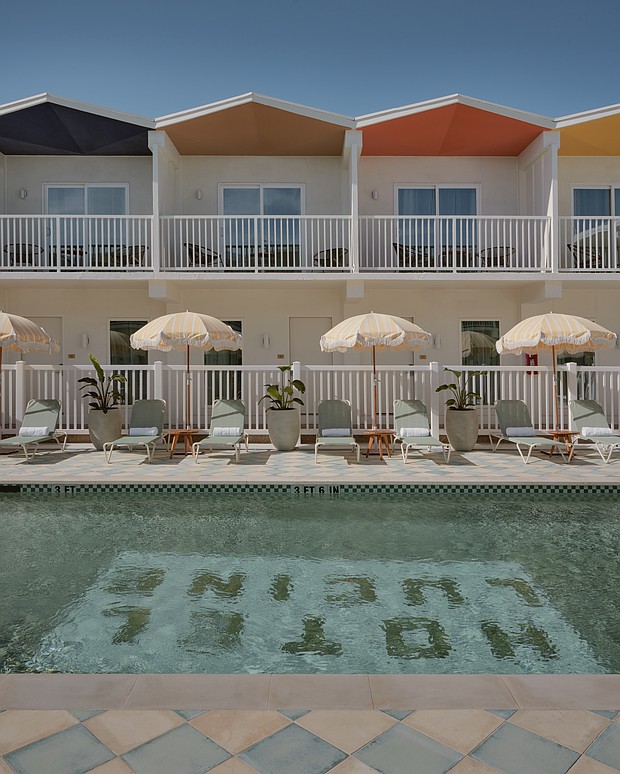 Hotel Lucine Courtyard Pool
