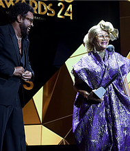 SHAGGY PRESENTS MARCIA GRIFFITHS WITH LIFETIME ACHIEVEMENT AWARD HONOR (CR. STEVE AZOR)