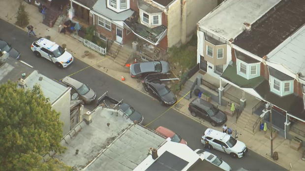 Carjackers Crash Stolen Car Into Home Flee Scene Police Say Houston