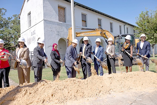 Left to Right: Councilwoman Carolyn Evans-Shabazz; Dr. Kimberly Henderson, Deputy Chief of Staff, Harris County Public Health; Dr. Milton Rahman, Executive Director of Harris County Engineering Department; the Honorable Consul General Sheikha Al Thani, Consulate General of the State of Qatar; Elwyn Lee; the late Congresswoman Sheila Jackson Lee’s husband; Commissioner Rodney Ellis; former Houston Mayor Sylvester Turner; Leah Barton, Harris County Public Health Interim Director; Nicola Springer, Partner and Managing Director, PK-12 Practice with Kirksey Architects; and James Harrison, Principal of Harris Kornberg Architects/
Photos by Ivonne Godinez with Office of Harris County Commissioner Rodney Ellis