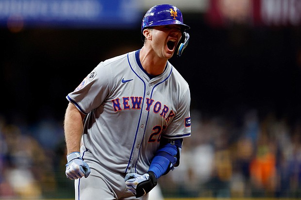 Pete Alonso celebrates his home run against the Milwaukee Brewers.
Mandatory Credit: