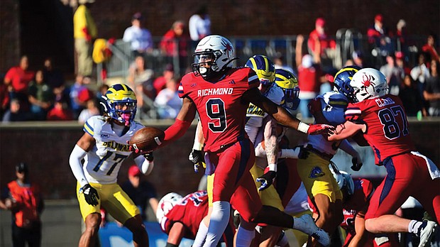 Richmond’s Quantraill Morris-Walker (#9) makes a key defensive play during the Spiders’ 28-9 victory over Delaware on Saturday. Richmond’s defense forced multiple turnovers and held the previously undefeated Blue Hens to their lowest point total of the season.