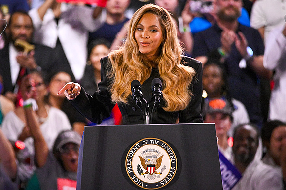 Houston witnessed an electrifying moment last Friday as the city’s own Beyoncé took the stage to endorse Kamala Harris for …