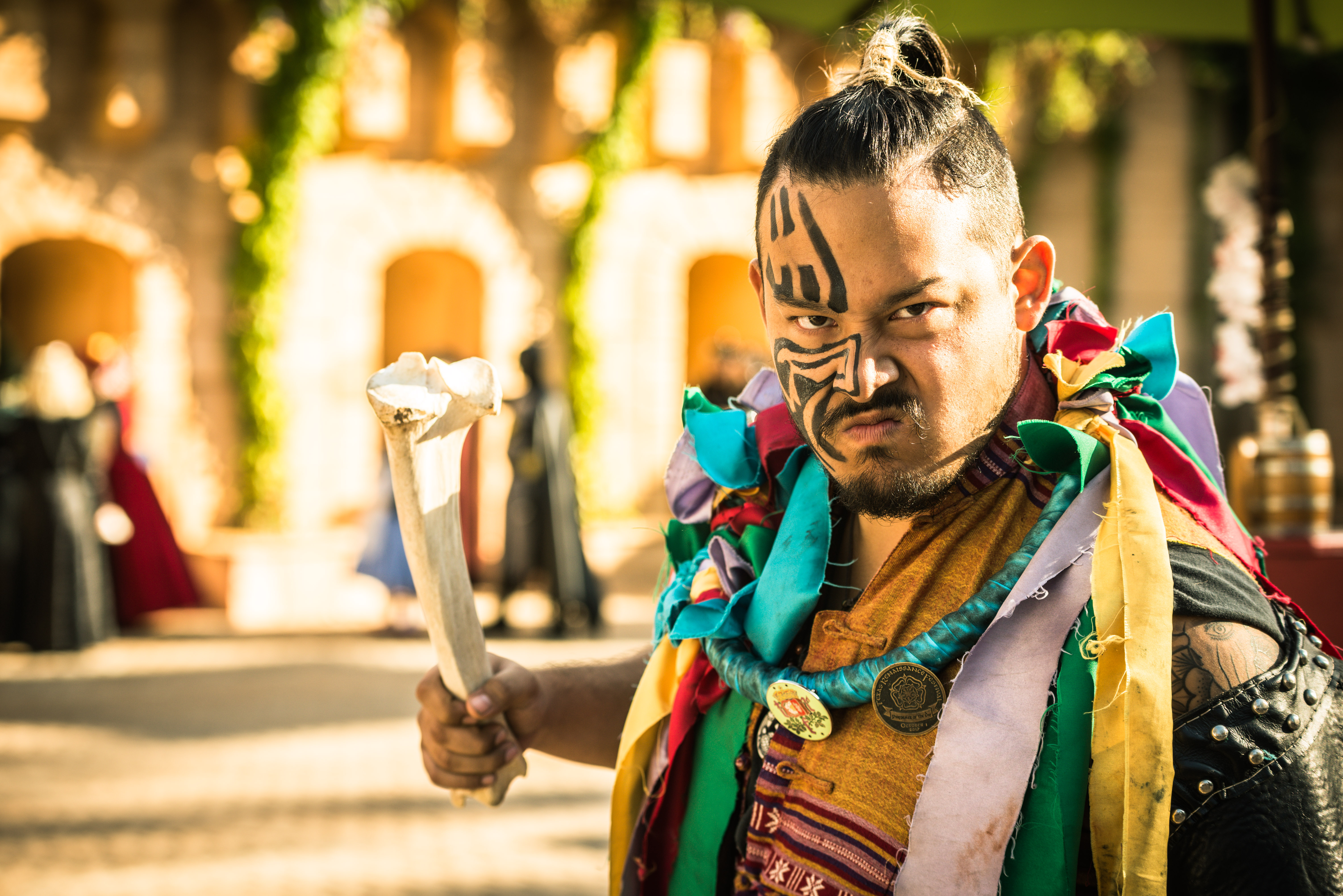 フェステナレンテ Texas Renaissance Festival Celebrates 50 Years with a Barbarian