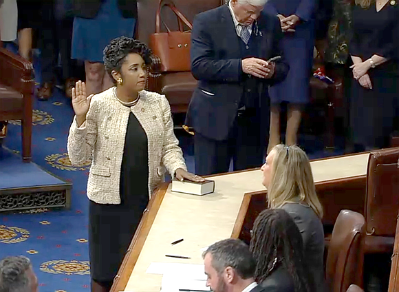 Erica Lee Carter, the dedicated and inspiring daughter of the late Congresswoman Sheila Jackson Lee, was officially sworn in today …