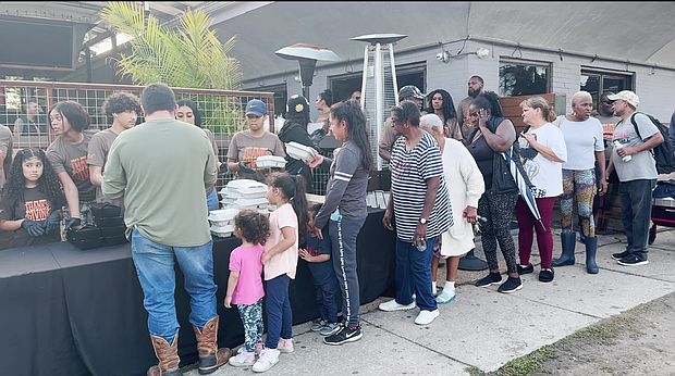 The Savoy will once again serve 500 complimentary Thanksgiving meals to anyone in need this year at its 3nd Annual Third Ward Thanksgiving Giveaway.
Photo: Boost 1 Marketing