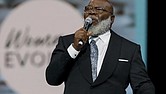 Bishop T.D. Jakes shares a message prior to his daughter Sarah Jakes Roberts taking the stage at the kickoff of the three-day Woman Evolve conference in September 2023.