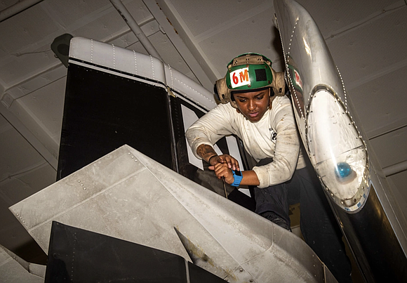 Houston pride soars high as Aviation Structural Mechanic Airman Genelle Green takes center stage aboard the legendary USS Carl Vinson …