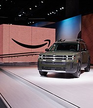 Hyundai and Amazon Partner to Deliver Innovative Customer Experiences and Cloud Transformation
At the 2023 Los Angeles Auto Show, Hyundai announces a strategic partnership with Amazon and introduces the 2024 Santa Fe to the North American market.