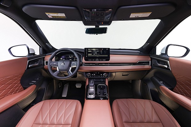 2025 Outlander new interior from rear