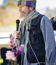 Farid Alan Schintzius died last week at the home of his daughter.