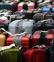 United says more than 99% of its customers pick up their luggage without a hitch.
Mandatory Credit:	Robyn Beck/AFP/Getty Images/File via CNN Newsource