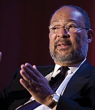 Richard Parsons, chairman of Citigroup, speaks at Time Warner’s New York headquarters in 2009.