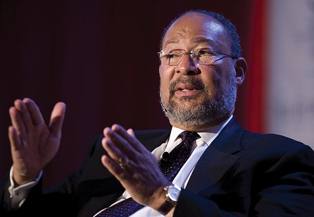 Richard Parsons, chairman of Citigroup, speaks at Time Warner’s New York headquarters in 2009.