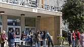 Families line up outside Carver Elementary School on Thursday, Jan. 9, to receive lunch and bottled water as part of Richmond Public Schools' effort to support the community during the ongoing water crisis.  Julianne Tripp Hillian/Richmond Free Press