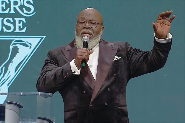 Bishop T.D. Jakes speaks Dec. 31 during a New Year’s Eve service at The Potter’s House in Dallas.