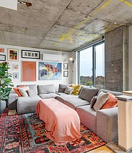 Comedian Esmond Fountain swapped his home in New York for one in London.
Mandatory Credit:	Courtesy Kindred via CNN Newsource