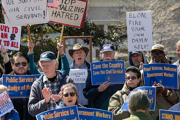 The American Federation of Government Employees locals representing federal workers in Richmond and nearby areas rallied at the Virginia State Capitol on March 21 to protest policies harming the federal workforce and highlight policies affecting civil servants.