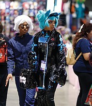VCU students Lyrik and Taniya explore GalaxyCon.